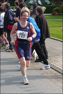 Christel Winkels beim Golddorf-Lauf 2009