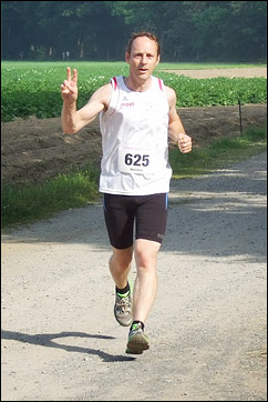 Heinz-Peter Renkens beim Waldniel-Marathon 2013